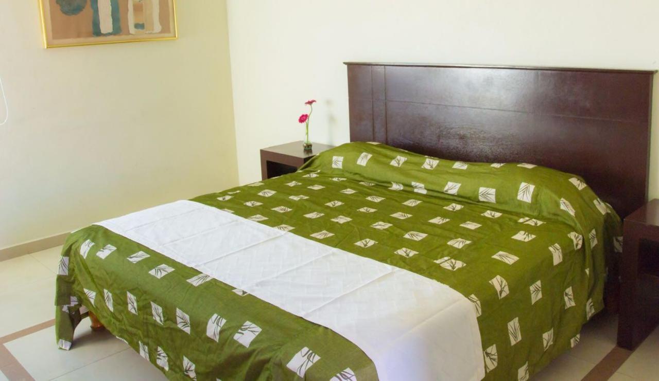 Porto Hotel Lazaro Cardenas  Ngoại thất bức ảnh